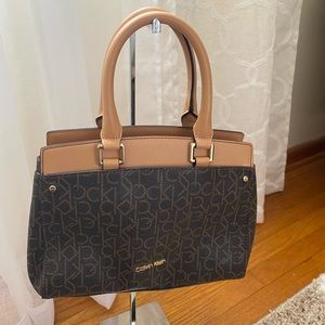 Calvin Klein Small Signature Bag